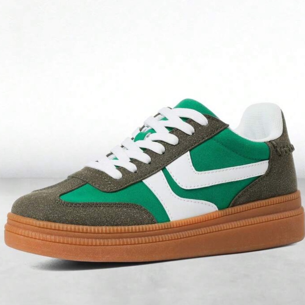 RETRO♦️♦️SUPER CUTE MID-TOP SNEAKER - Picture 4 of 11